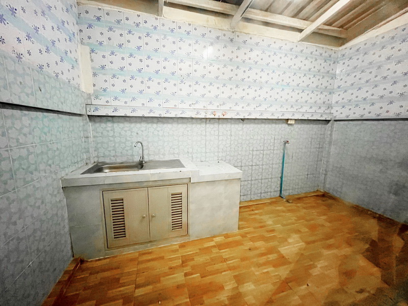 ทาวน์เฮ้าส์ 2 ชั้น ม.อู่ทองเพลส 2 คลอง 3 ลำลูกกา (ซ.เปียนนท์) ปทุมธานี ทำเลถนนเมน ห่างสถานีรถไฟฟ้าคูคตเพียง 5 นาที บ้านสวย ตกแต่งใหม่ พร้อมอยู่