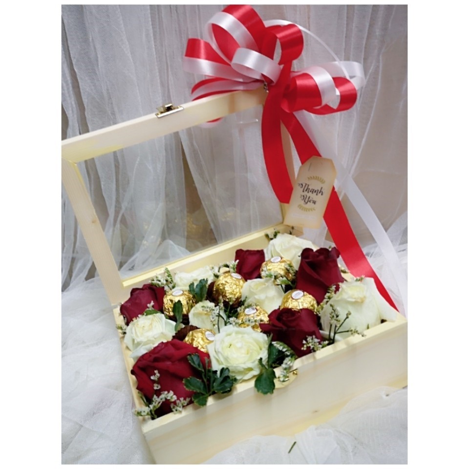 กล่องดอกไม้อบแห้ง ช็อคโกแลต (Flower Box)