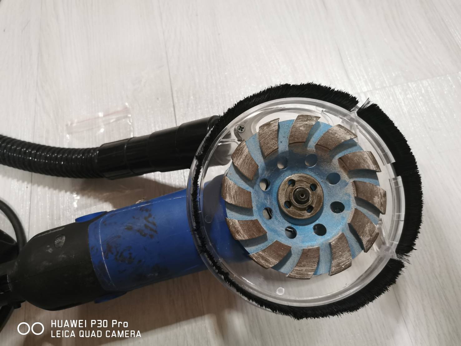 G25 ชุดบังใบดักฝุ่นต่อกับเครื่องดุดฝุ่น สำหรับหินเจียร 4 นิ้ว ใบ 110/115 มิล