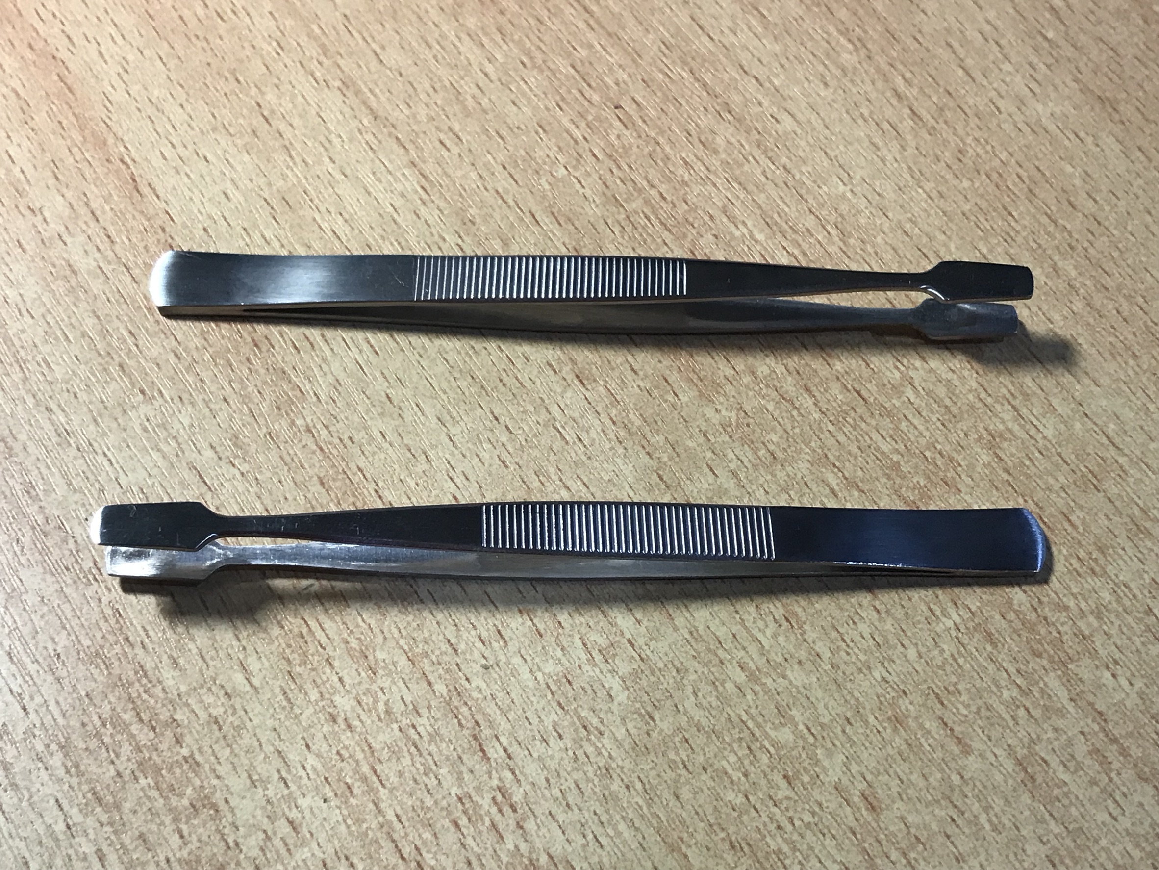 ปากคีบแสตมป์ ที่คีบแสตมป์ (Made in China) ยาว 11 cm.