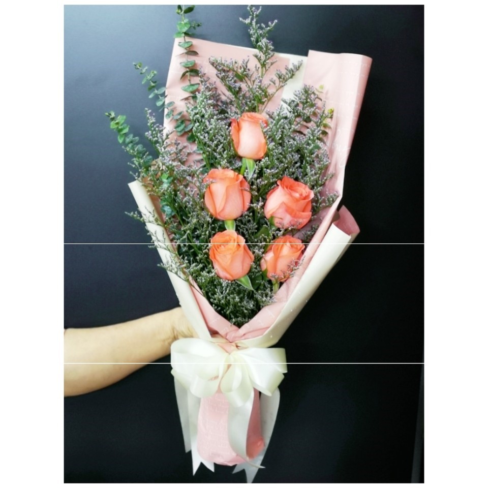 ช่อดอกดอกกุหลาบสีโอรส