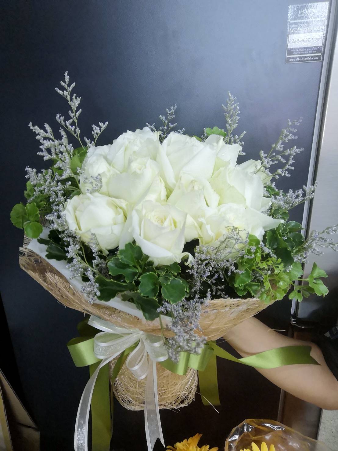 ช่อดอกกุหลาบสีขาวแทนความรู้สึก