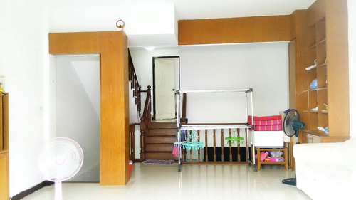 ทาวน์โฮม 3 ชั้น ม.ปริฉัตร 23 ตร.ว. ซ.โยธินพัฒนา 3 เลียบทางด่วน เอกมัย-รามอินทรา ถ.ประดิษฐ์มนูธรรม นวมินทร์ 111 บึ่งกุ่ม กรุงเทพฯ