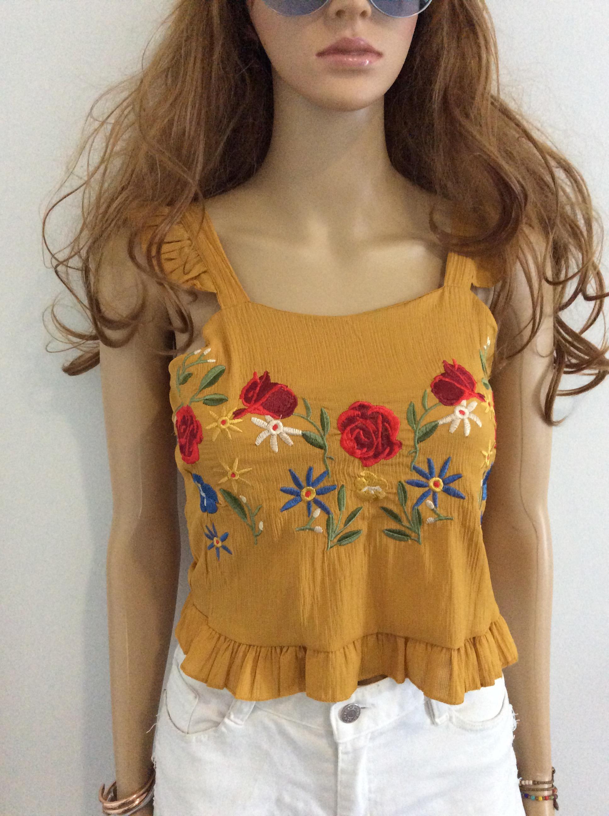 เสื้อสายเดี่ยวของสาวแบ๊ว