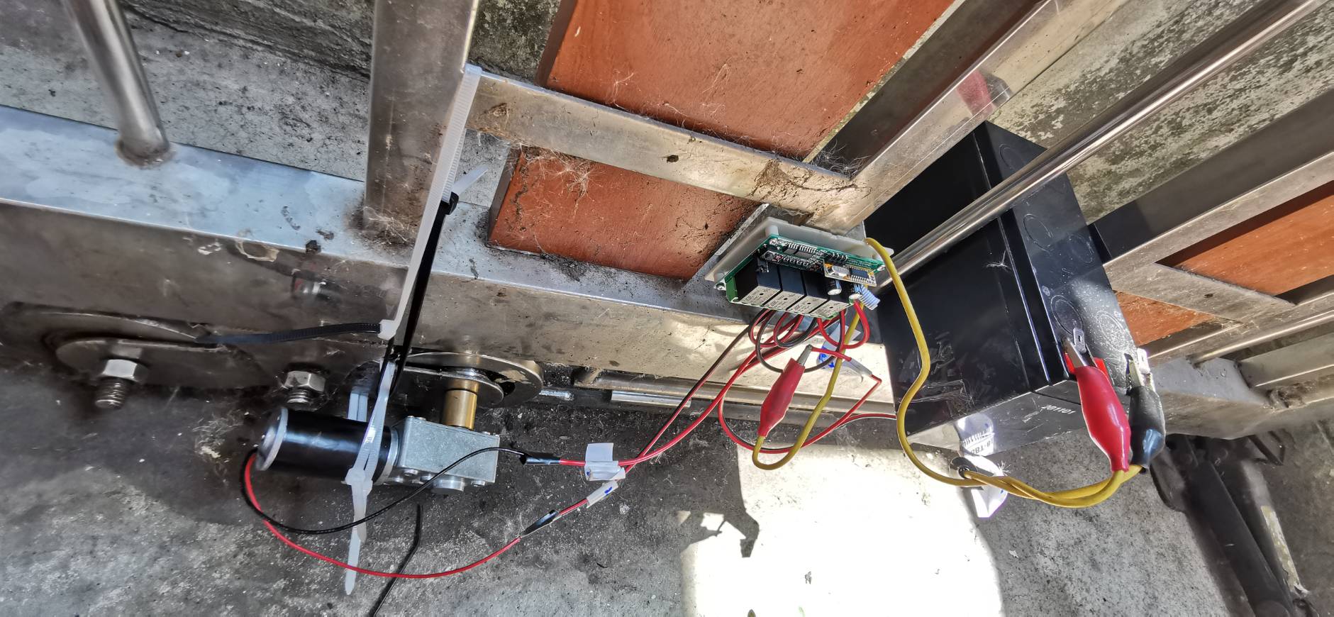 EA11 วงจรรีโมท 12V 4CH สำหรับ DIY ควบคุมประตู มอเตอร์ หลอดไฟ ระยะไกล