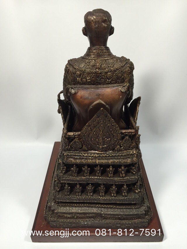 พระรูปสัมฤทธิ์ ในหลวงครองราชย์ 50 ปี กระทรวงมหาดไทย (นั่งบัลลังก์) พ.ศ.2539