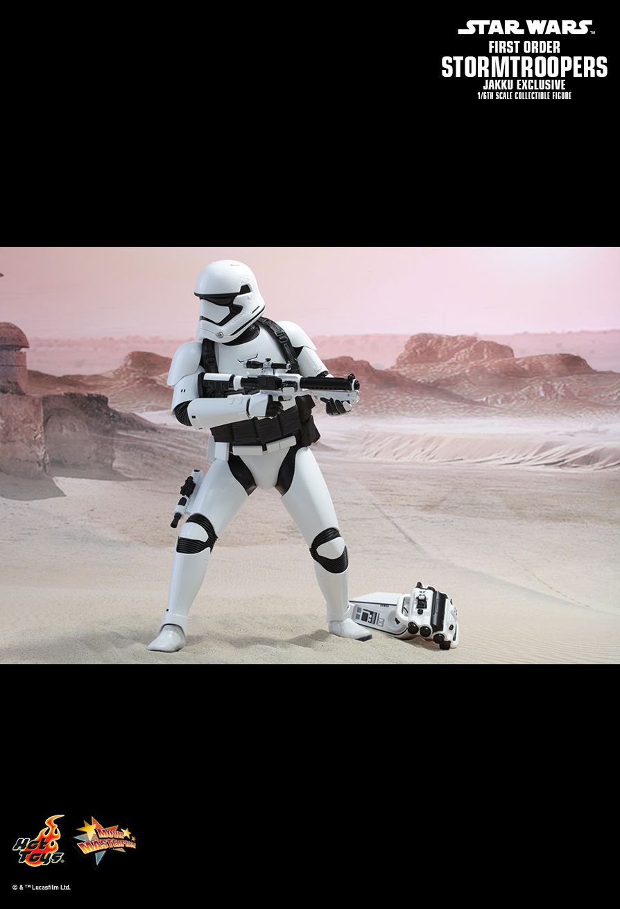 Hot Toys MMS333 STAR WARS: THE FORCE AWAKENS - FIRST ORDER STORMTROOPER (JAKKU EXCLUSIVE)