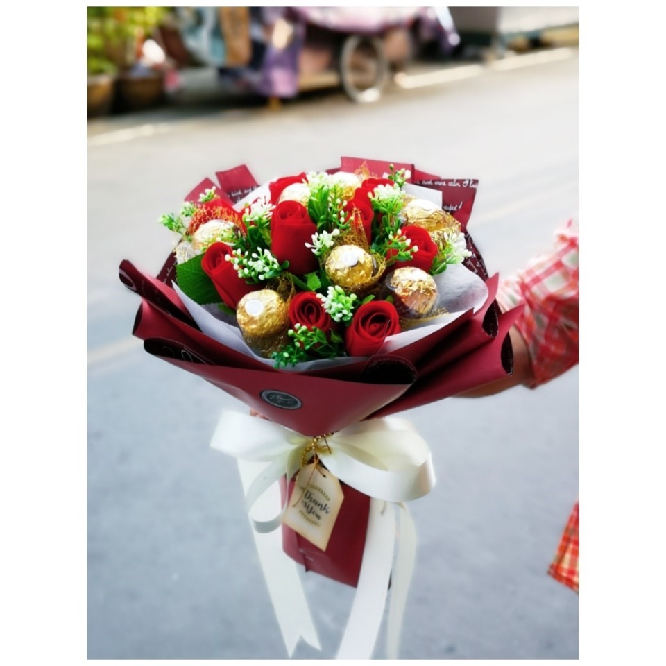 ช่อเฟอเรโร่ ผสมดอกไม้แห้ง เป็นของขวัญวันเกิด วันครบรอบ ให้คนรัก