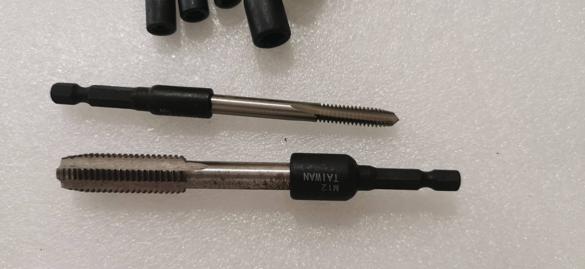 AD46 ชุดบล็อกสำหรับใส่ดอกต๊าป M4-M14 แกนหกเหลี่ยม 1/4 *** ไมไ่ด้แถมดอกต๊าป