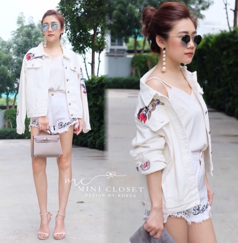 เสื้อคลุมเสื้อแจ็คเก็ตยีนส์สีขาว