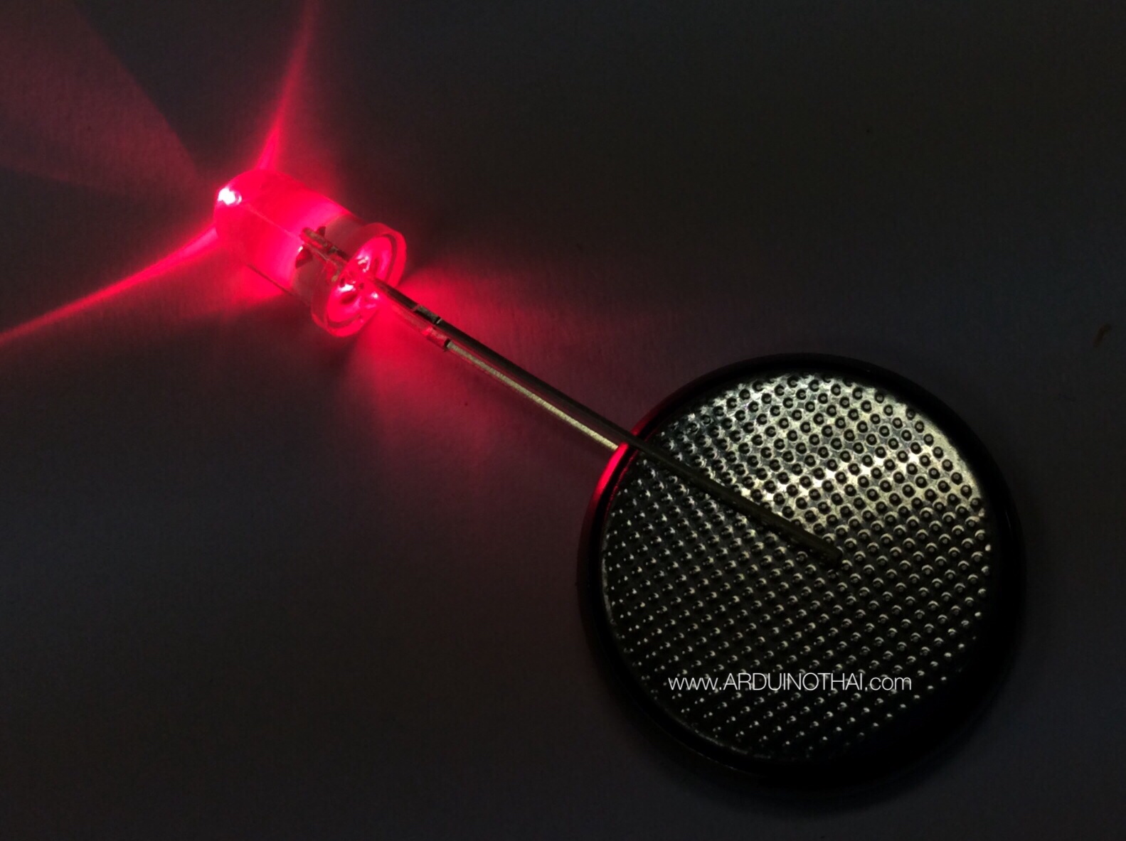 5mm LED White to red (หลอดใสเปลี่ยนเป็นสีแดง จำนวน 5 ดวง)