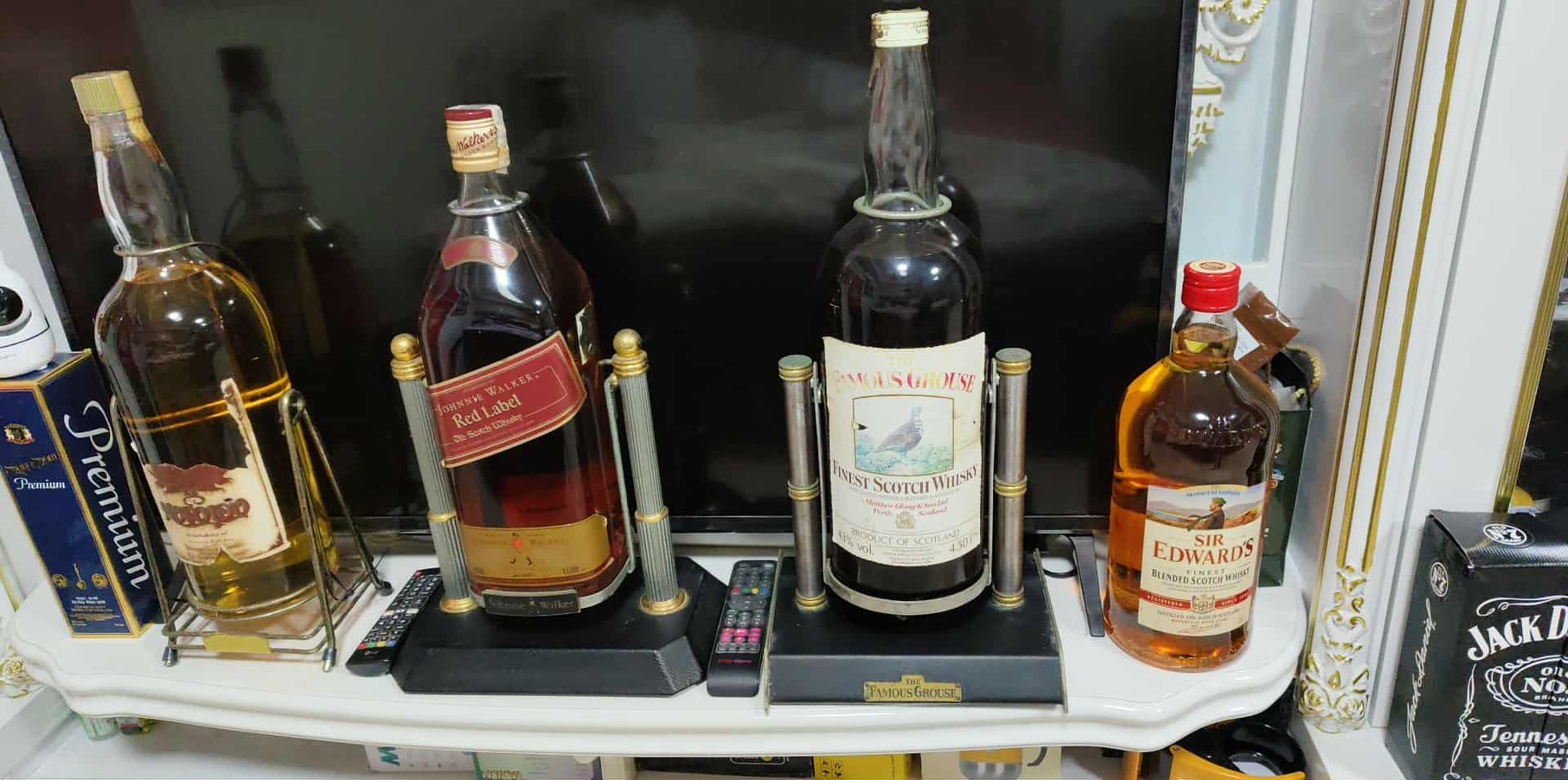 เหล้าขวดใหญ่ LedLabel หงส์ทอง FAMOUSGROUSE EDWARDS ขนาด4500ml