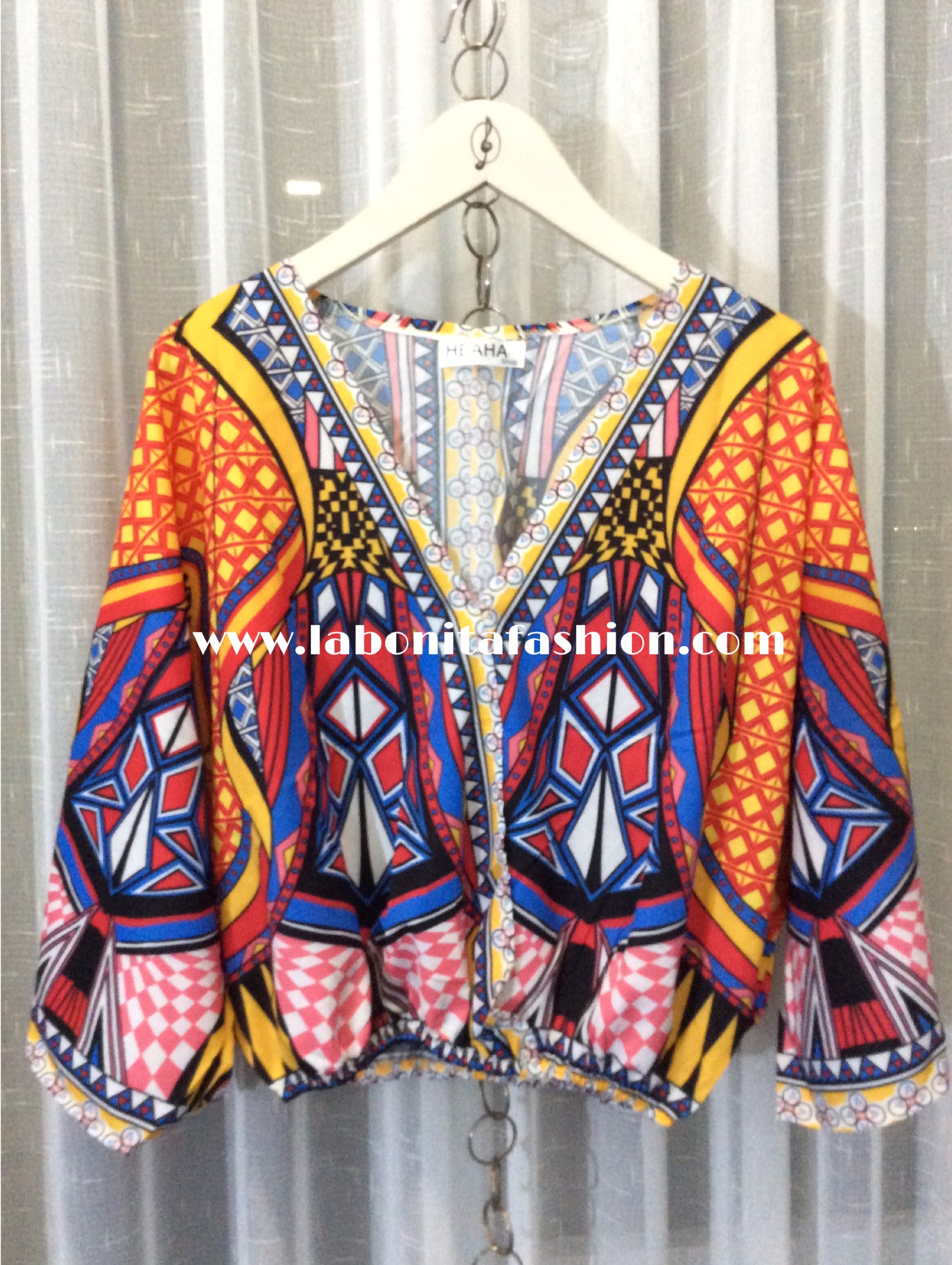 เสื้อโบฮีเมียนคอวี ผ้าปริ้นลายสวยสีสันสดใส