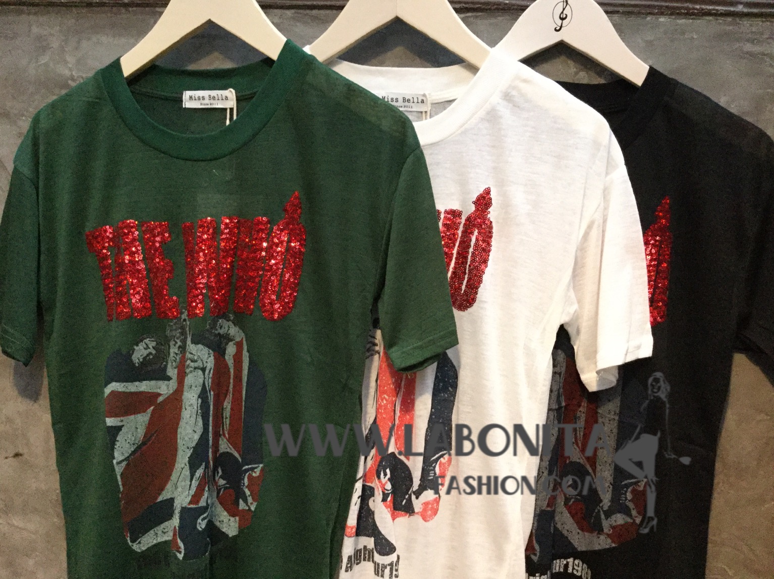 เสื้อร็อคผู้หญิง เสื้อยืดวงร็อคผ้าบางเฉียบทะลุทะลวงถึงใจไหมคะ??