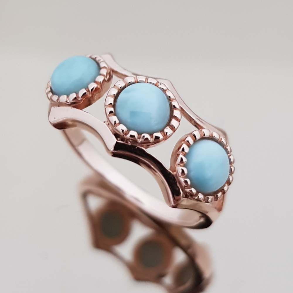 แหวนลาริมาร์ ลาริมาร์ ชุบพิงค์โกลว์ แหวนแถว แหวนหินสีฟ้าน้ำทะเล 925 & 14K Rose Gold Plated Larimar Natural and Flower Inspired Sterling SIlver Ring