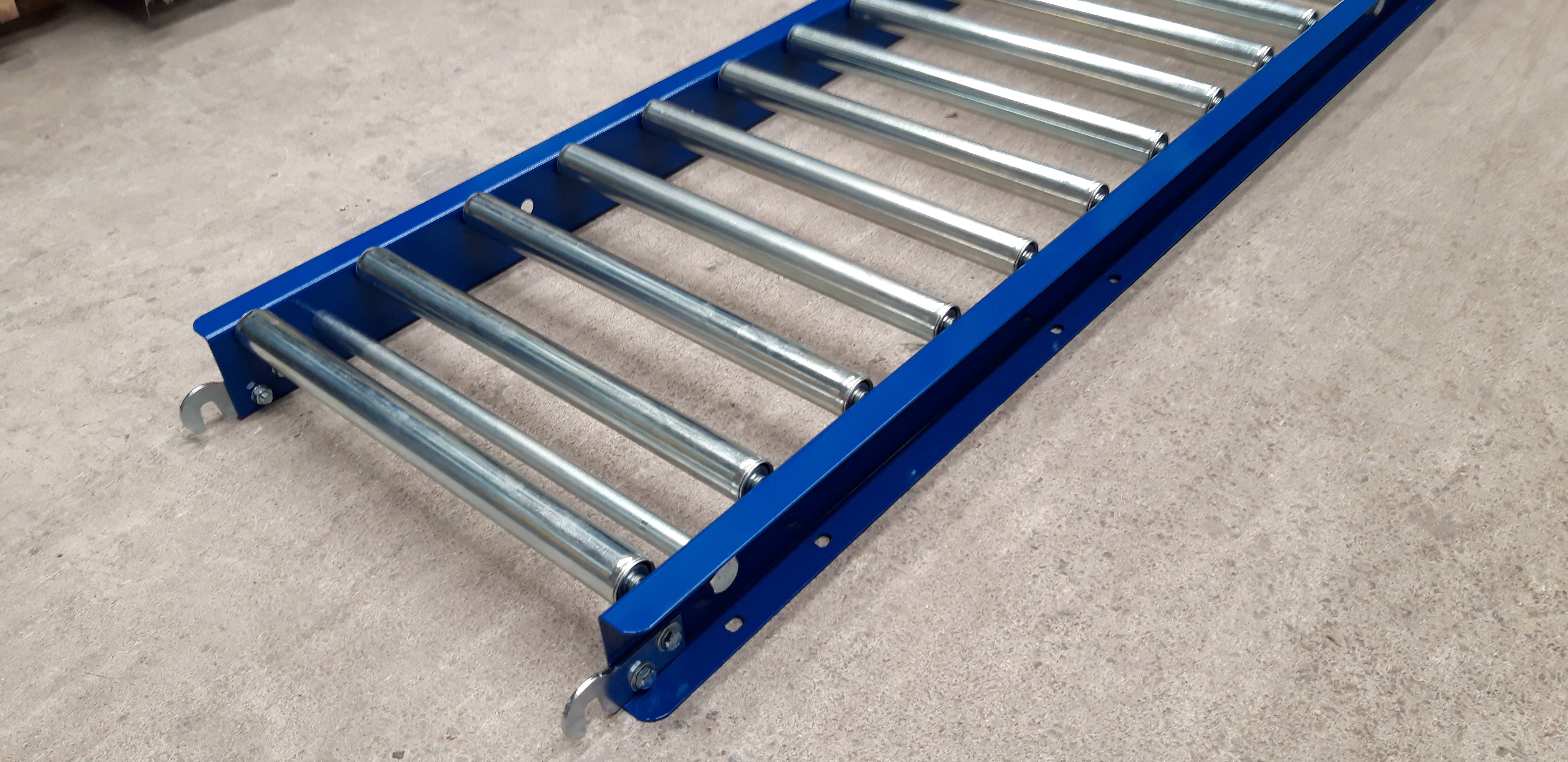 SPEEDWAY รางลูกกลิ้งลำเลียงสินค้า กว้าง 40 cm ยาว 3 M ( Model SR32B - 4030 )