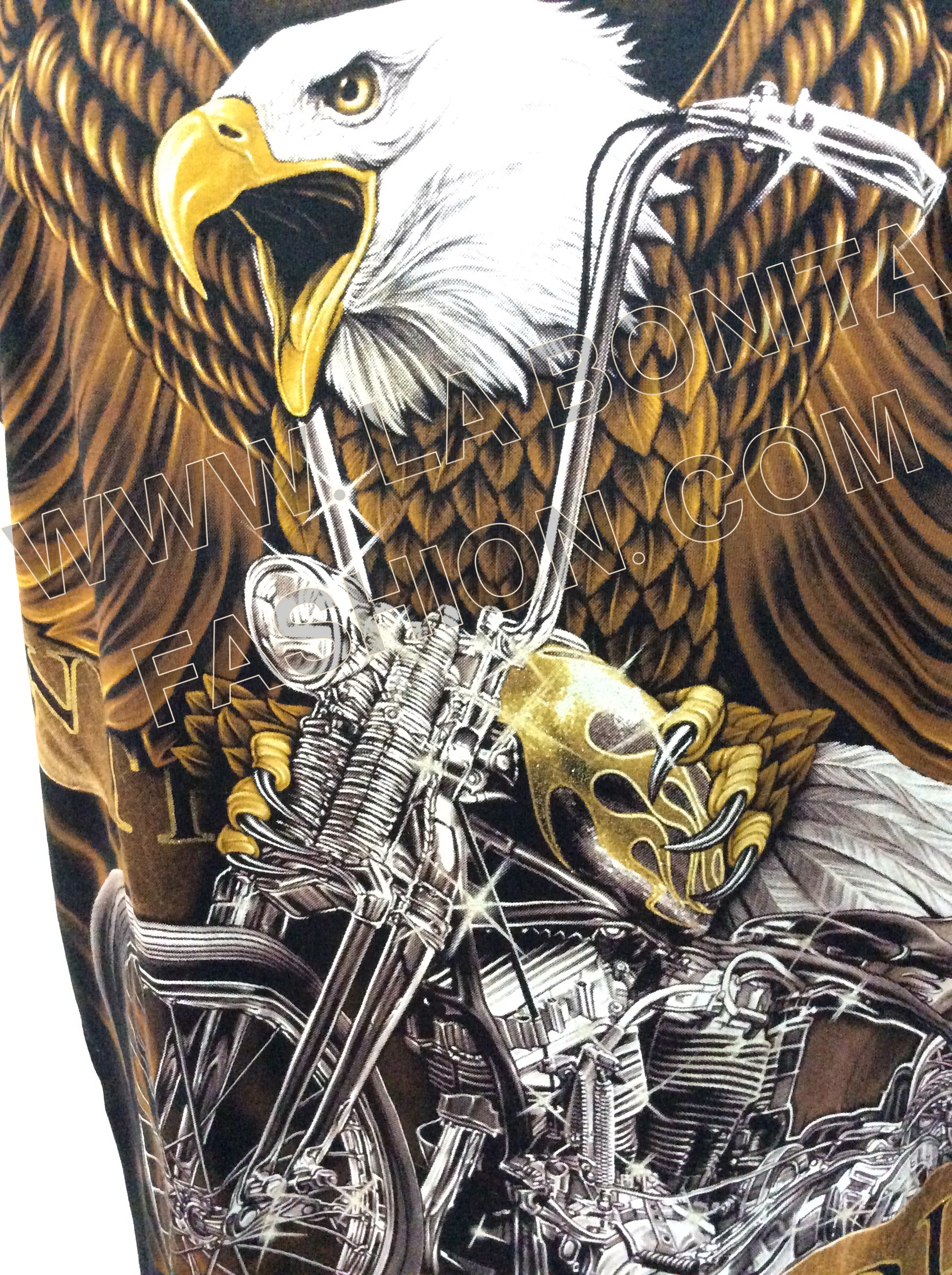 เสื้อยืดคอกลมสีดำ สกรีน3D ลายนกอิทรีกางปีกขับชอปเปอร์ ลายสกรีน3D สวยงาม ดูมีมิติ เสมือนจริง ลายสกรีนรูปนกอินทรีสีน้ำตาลทอง กางปีกผงาดอยู่เหนือชอปเปอร์คันงาม ลายสกรีนสวยเท่ห์มากๆค่ะ