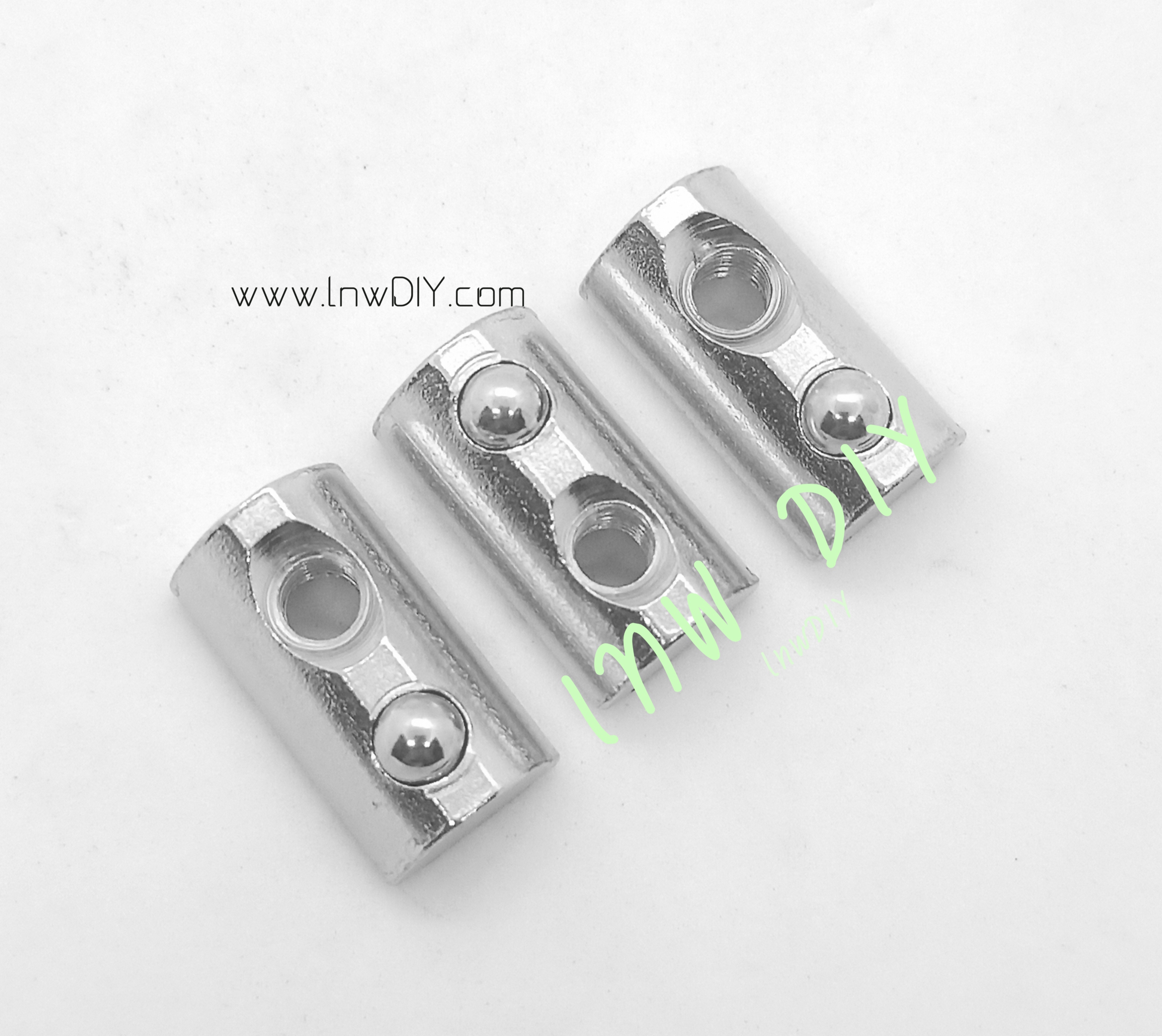 T-nut M5 แบบล็อคได้สำหรับอลูมิเนียมโปรไฟล์ Series 30 / ชิ้น
