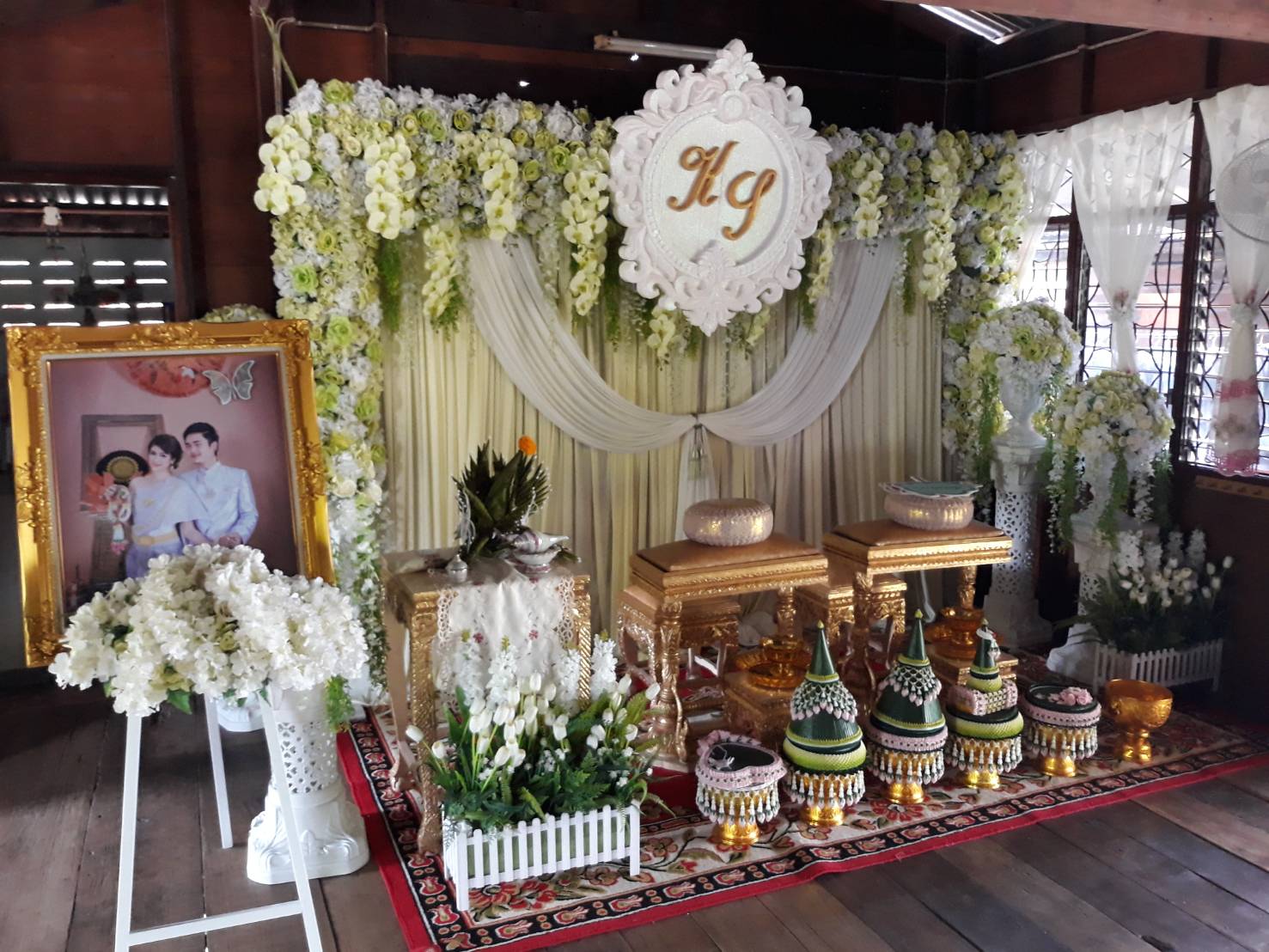 ซุ้มรดน้ำสังข์งานแต่งงาน