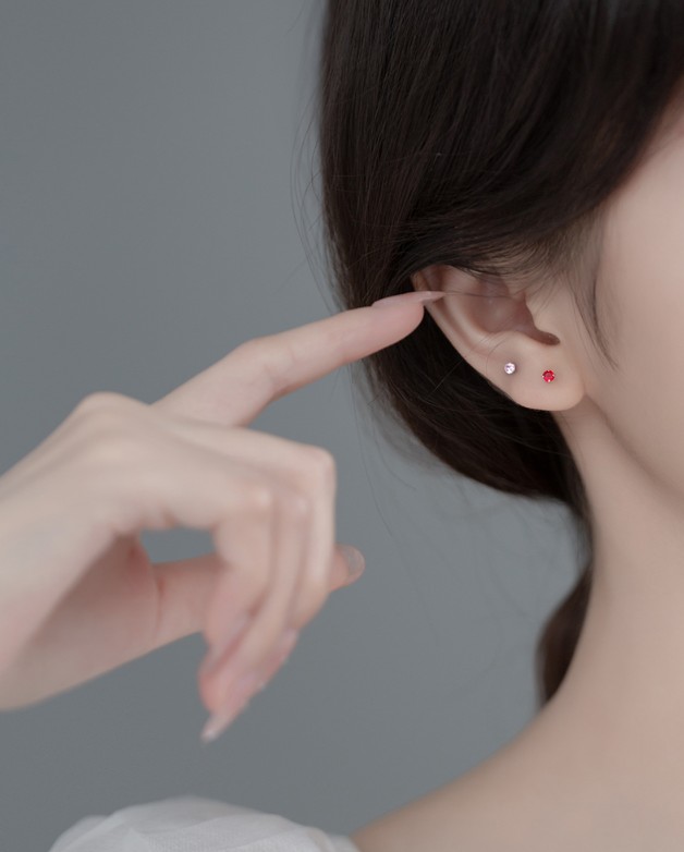 ต่างหูสำหรับผิวแพ้ง่าย เงินแท้ 92.5% 2.5mm Crystal_ES710