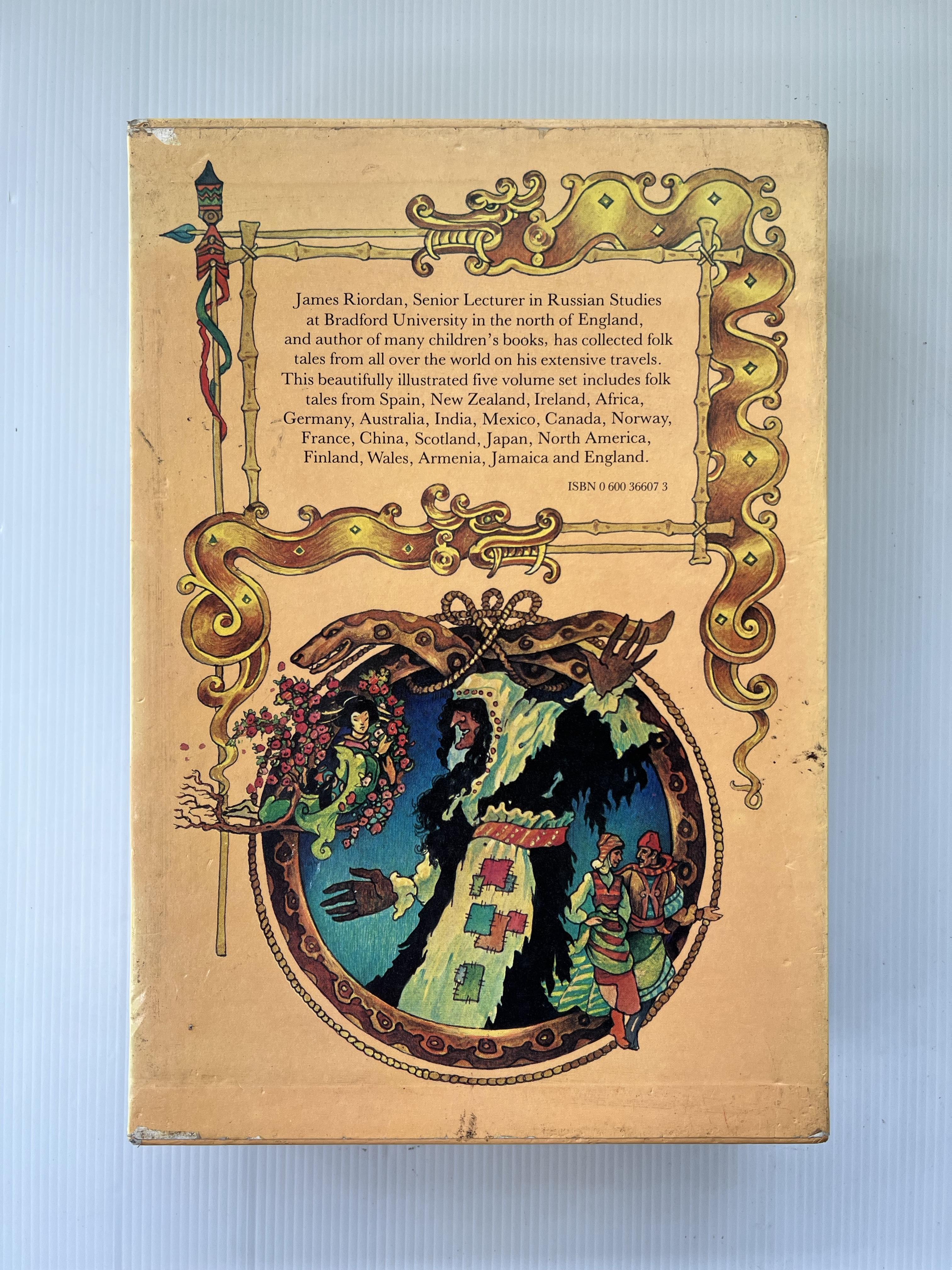 A WORLD OF FOLK TALES James Riordan 1981 90-99% Hardcover