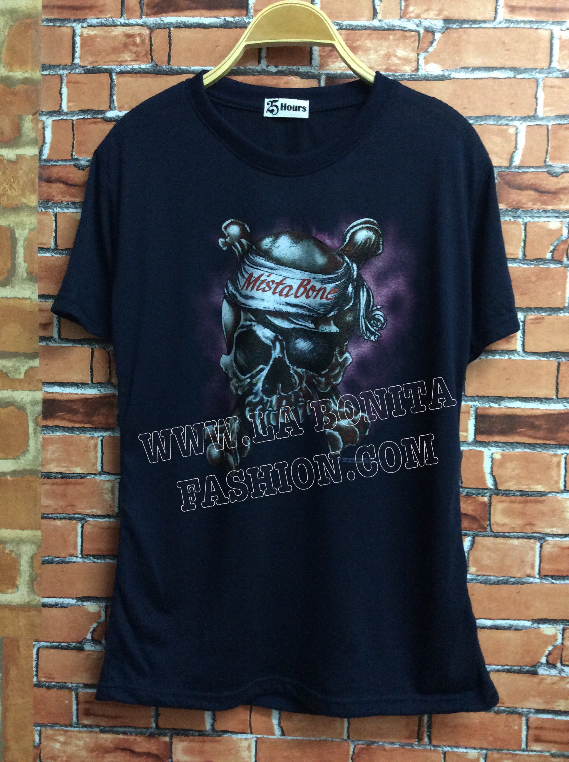 SALE 20% พร้อมส่ง เสื้อยืด สไตล์เดียวกับ Iron Maiden งานสวย สกรีนลายหัวกะโหลกMista Bone ลายเดียวกับคุณ ชมพู่ อารยา เลยค่ะ เสื้อรุ่นนี้งานสวยมากค่ะ ตัดเย็บด้วยผ้ายืดเนื้อนุ่มอย่างดี ผ้ายืดเนื้อบางแต่นุ่มมากใส่สบายค่ะ