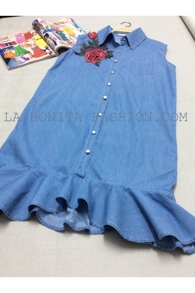 New!! Arrival เดรสยีนส์ผ้ายีนส์นิ่มเนื้อดีค่ะ แต่งชายกระโปรงให้เป็นระบายนิดๆพอน่ารัก ปักดอกกุหลาบสีแดงดอกโต งานปักละเอียด