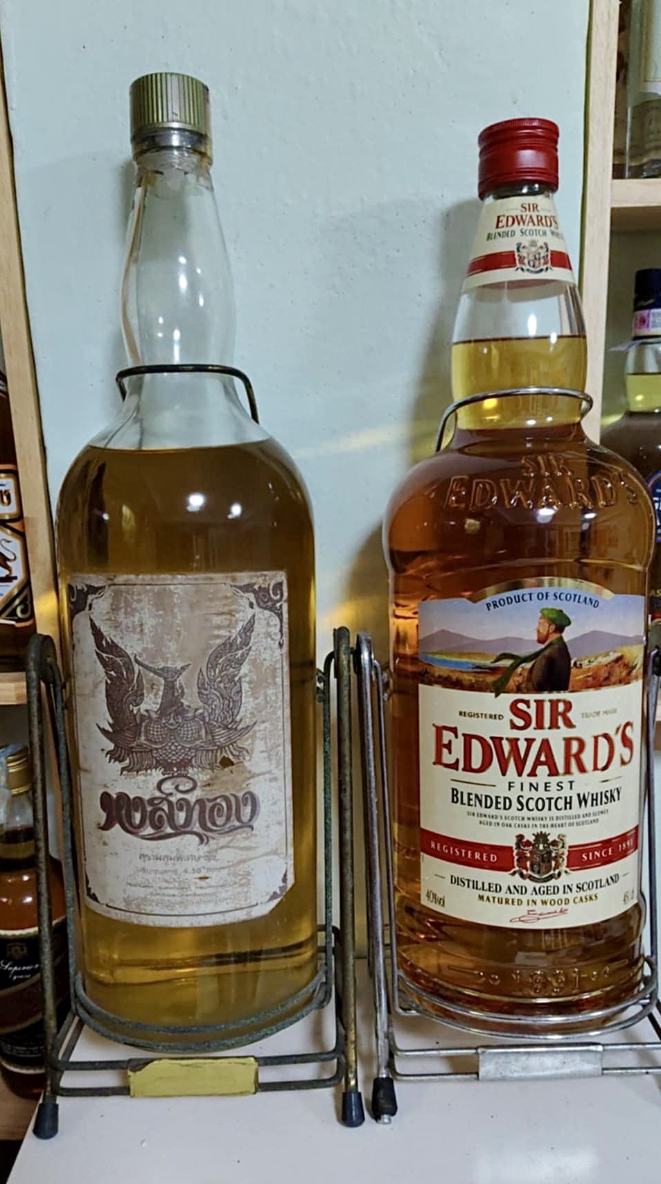 เหล้าเก่า ขนาด4ลิตร หงส์ทอง SIR EDWARDS พร้อมที่ตั้ง