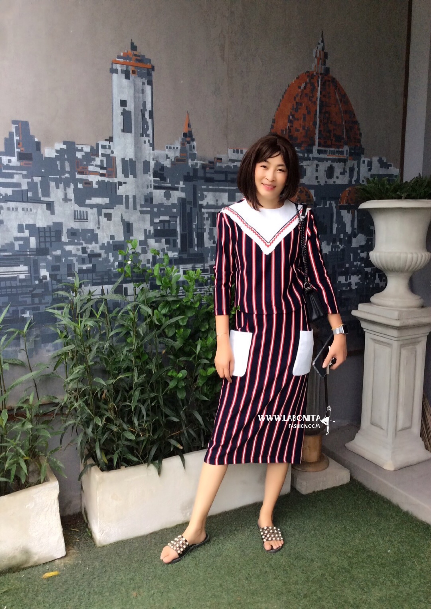 ชุดเซ็ทเสื้อกับกระโปรงลายทางก๋ๆ งานเกรดขึ้นห้างฯ