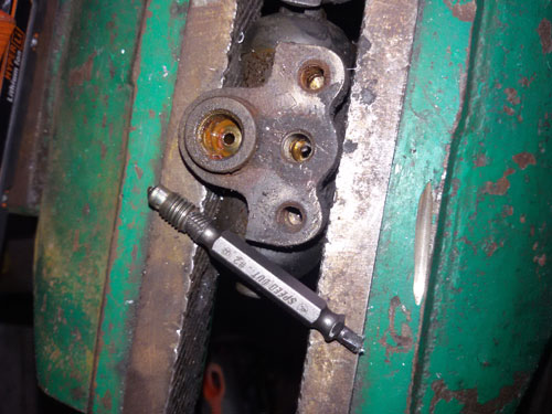 SX01 ดอกถอนเกลียวซ้าย USA แบบมีหัวสว่านในตัว ใช้ถอนสกรู หัวน็อตที่เสีย/ขาดคารู ยกชุด 4 ดอก 4 ขนาด