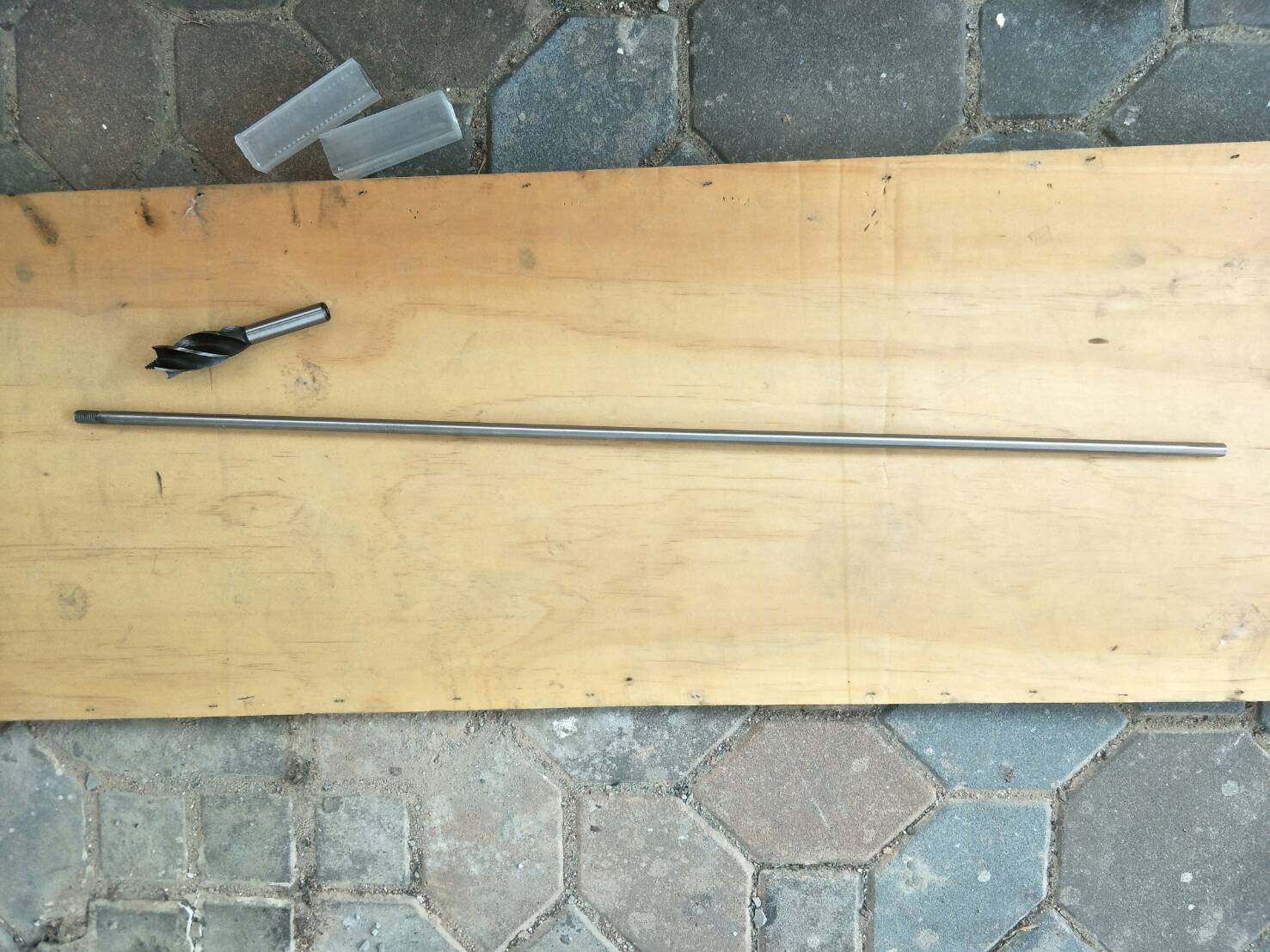 D33S18 ดอกเจาะไม้ยาวพิเศษ ขนาด 18 มิล แกนยาว 800 มิล สำหรับเจาะไม้หนา แกนต้นไม้ ต่างๆ