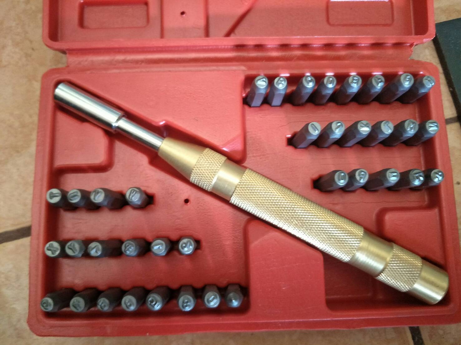 AP03 เหล็กตอกตัวอักษร ออโต้ ตอกได้ไม่ต้องใช้ฆ้อน A-Z 0-9 รวม 38 ชิ้น ตัวอักษร 3 มิล