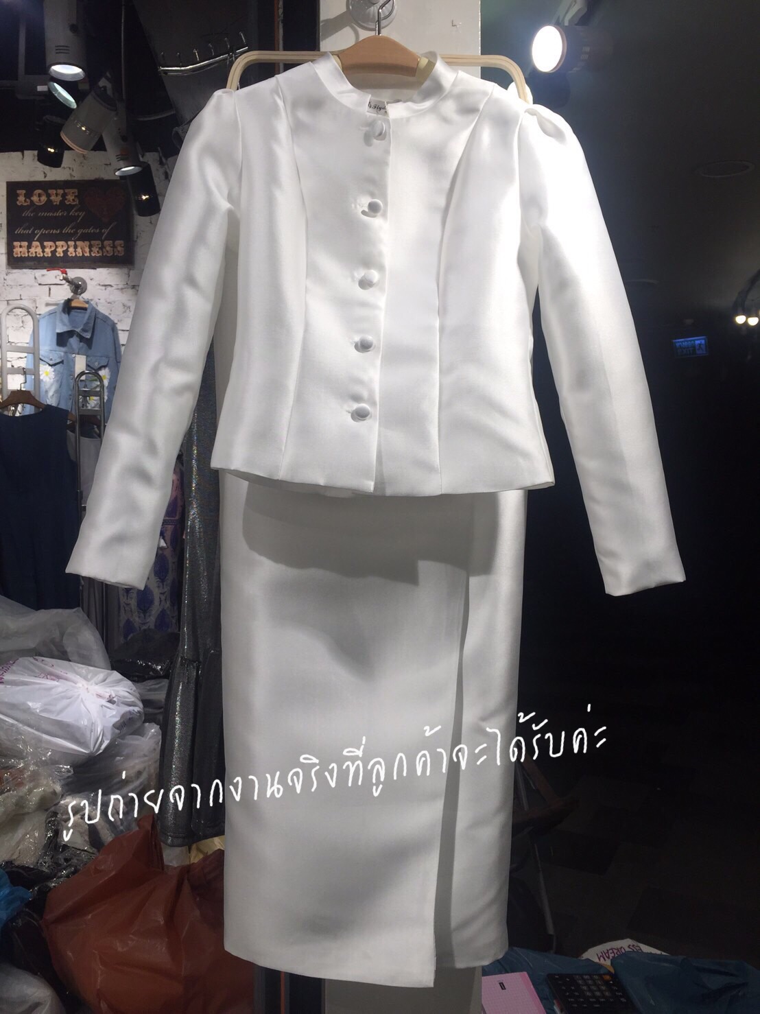 พร้อมส่งค่ะชุดไทยจิตรลดาสีขาว แบบคุณขวัญ อุษามณี ละคุณแพนเค้ก ใส่