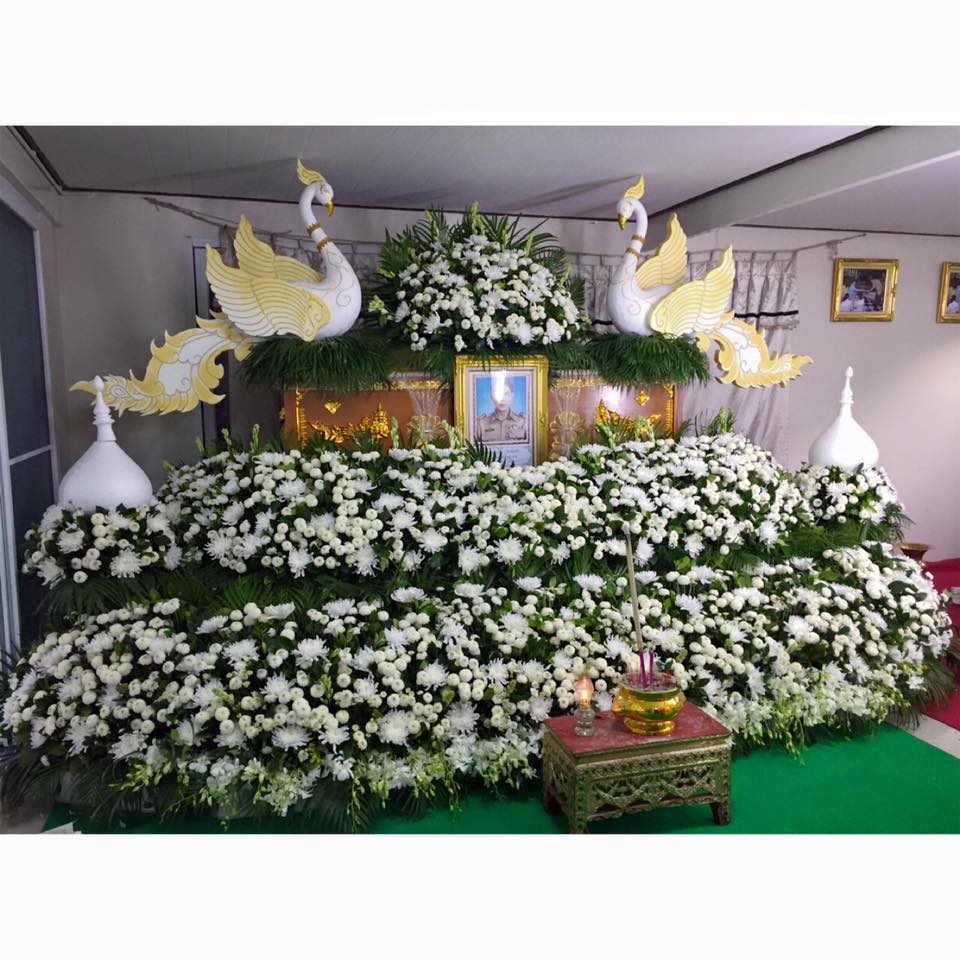 ดอกไม้หน้าศพ แบบสวน 2 ชั้น