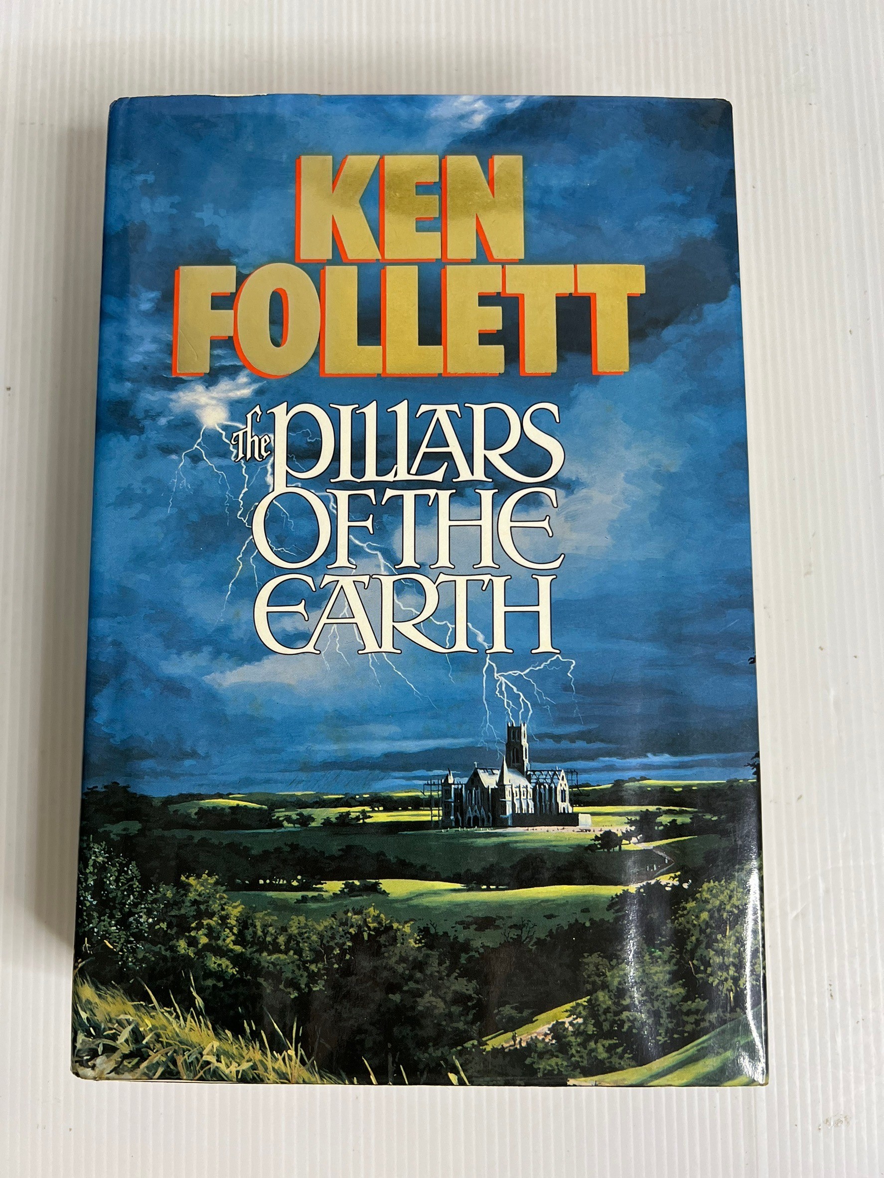The Pillars of the Earth Ken Follett first edition Ken Follett 1989 90-99% Hardcover
