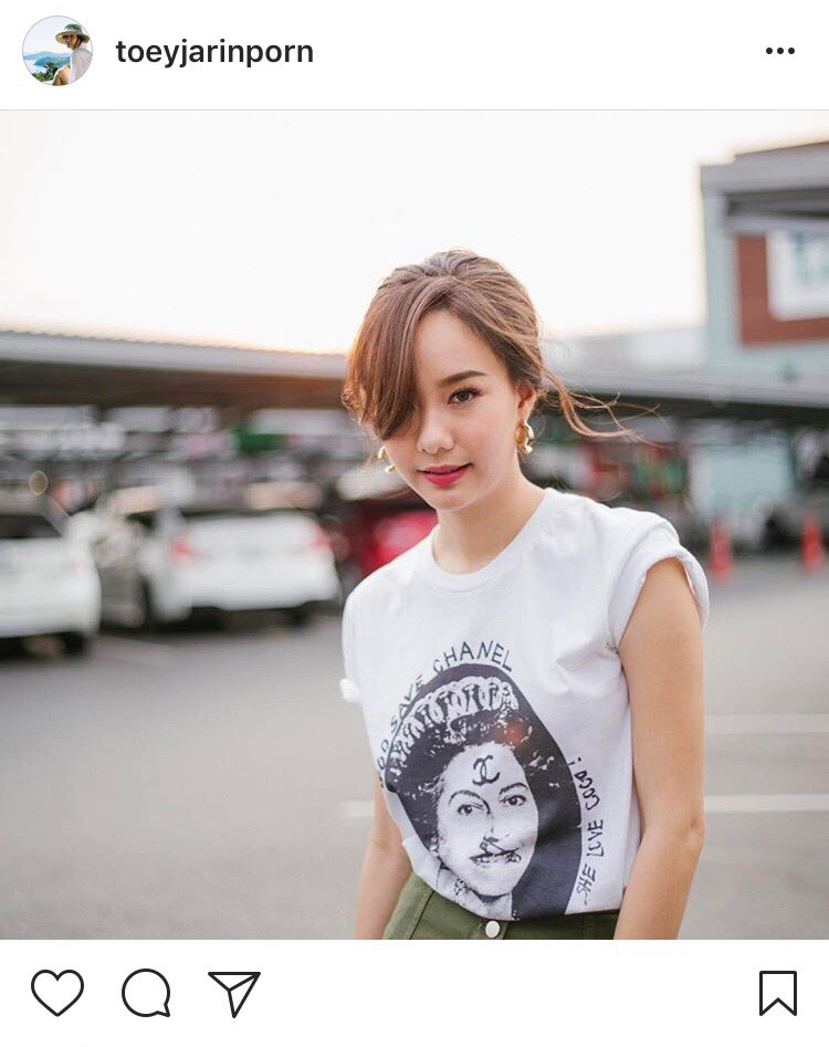 *ถึงสิ้น"เดือนสิงหาคม"นี้เท่านั้น เสื้อยืด Chanel สกรีนลาย งานใหม่ งานป้ายครบ ใหม่ล่าสุด เลยจ้าาา งานดีสุดๆ งานสกรีนฝังลงเนื้อผ้าเนี้ยบอย่างดี ผ้า cotton แท้ 100%