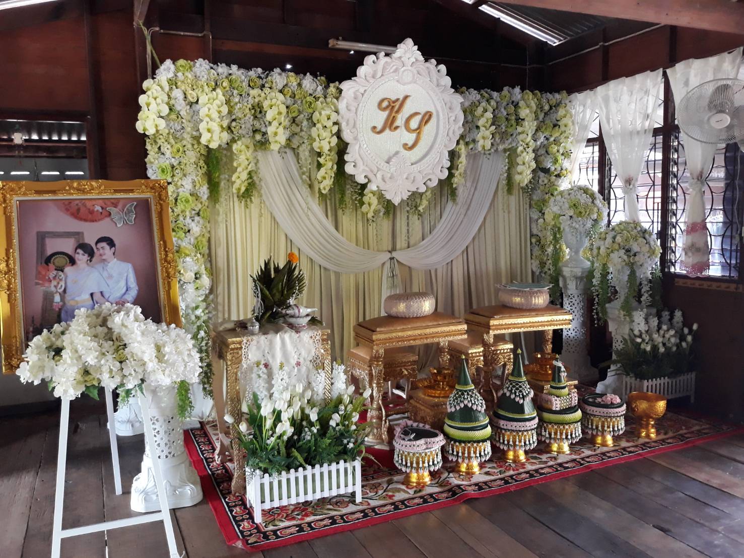 ซุ้มรดน้ำสังข์งานแต่งงาน