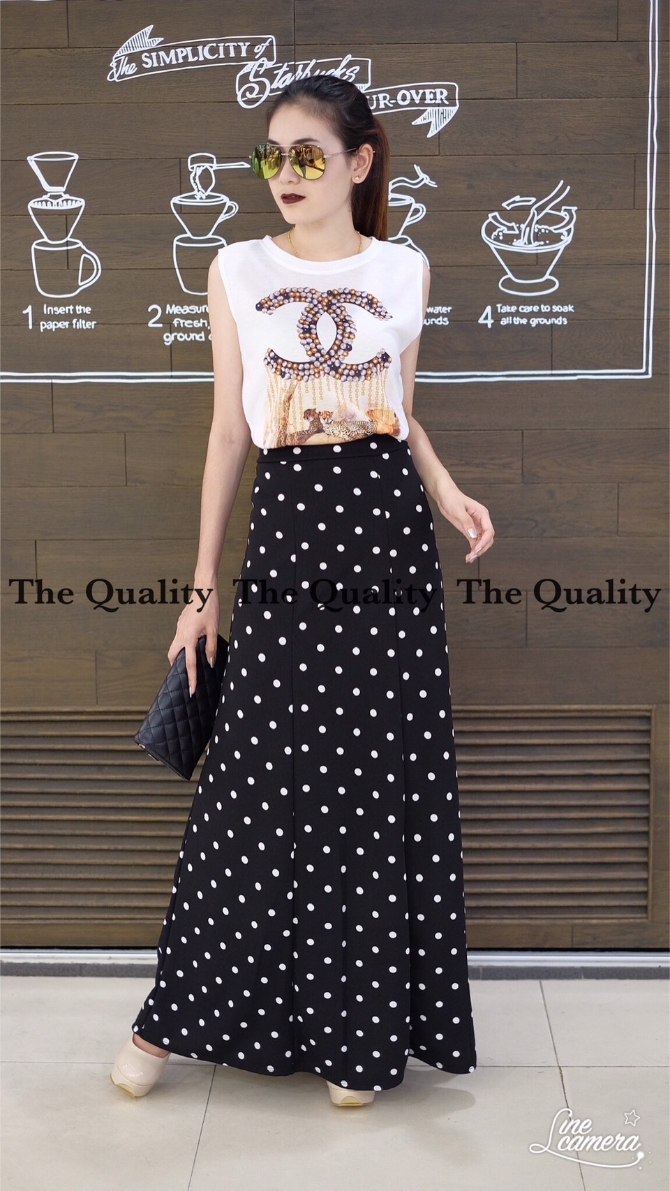 เสื้อ+ กางเกง ชาแนล กางเกงจุดผ้ายืดหยุ่นได้ มีให้เลือกทั้งกางเกง กับ กระโปง แมทแล้วเข้ากันมาก บอกชุดนี้คลุ้มมากต้องมีเลย เลื้อเลยจะใส่เเบบกางเกง หรือกางเกง สวยทั้งคู่