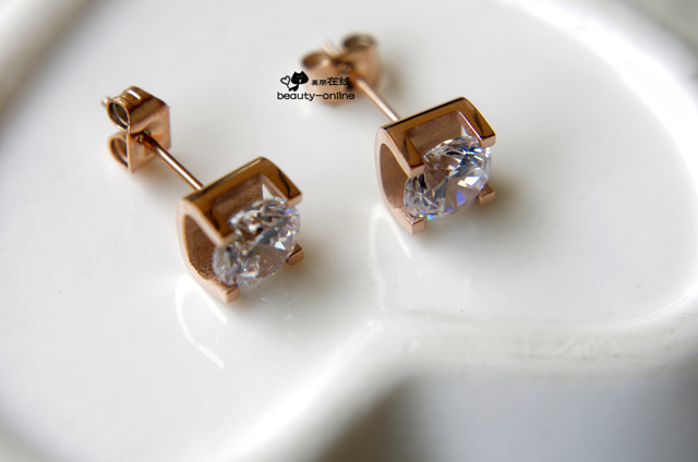 ต่างหูสำหรับผิวแพ้ง่าย Square Dots TT(พร้อมส่งสีโรสโกล)_ET142