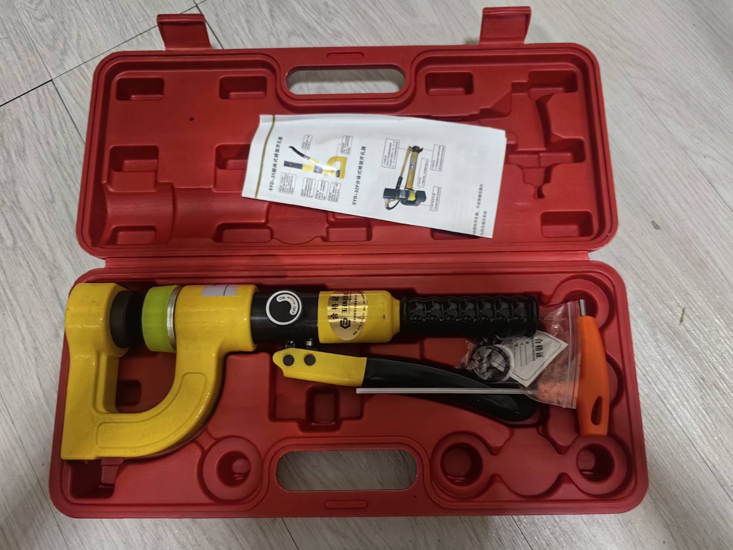 ES38 เครื่องเจาะรูเหล็กรางไฟ กล่องไฟ รุ่นไฮดรอลิก 6 ตัน พร้อมหัวเจาะ 25-28-32 มิล