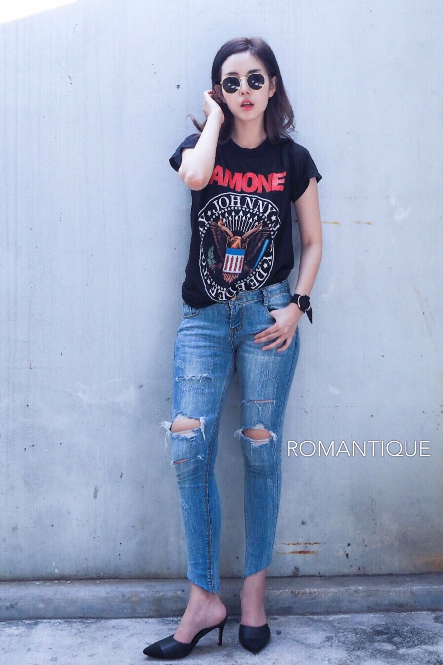 เสื้อยืดวงร็อคRAMONES size:M เสื้อยืดผ้าดีซักแล้วคอไม่ยืดไม่ย้วย ลายสกรีนหน้าหลัง