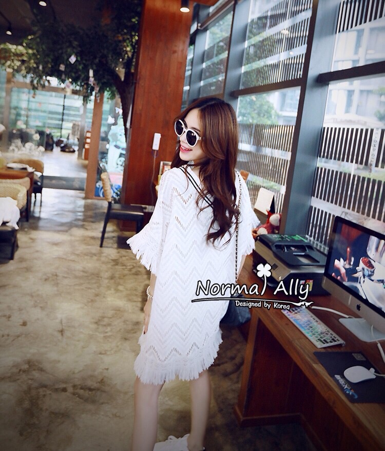 เดรสลูกไม้ เดรสคอวีสีขาว