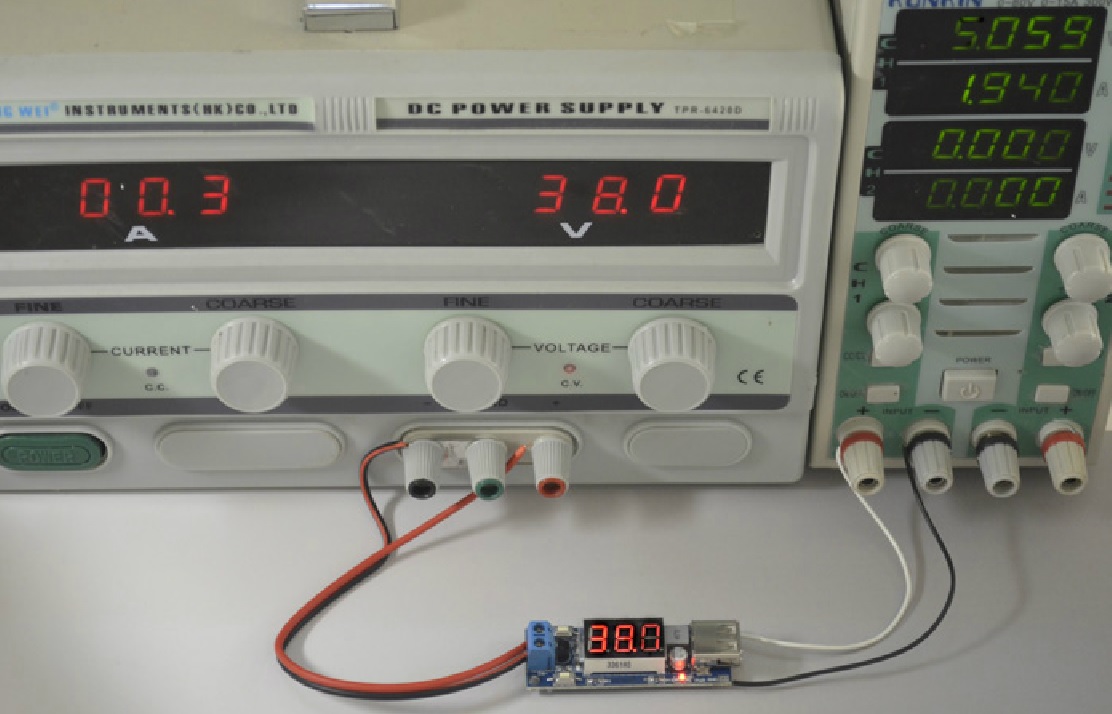 5V USB Output Converter DC 4.5V-40V to 5V/2A โมดูลลดแรงดัน 4.5 - 40V เป็น 5V/2A พร้อมจอแสดงผล สต็อกไทยส่งไว