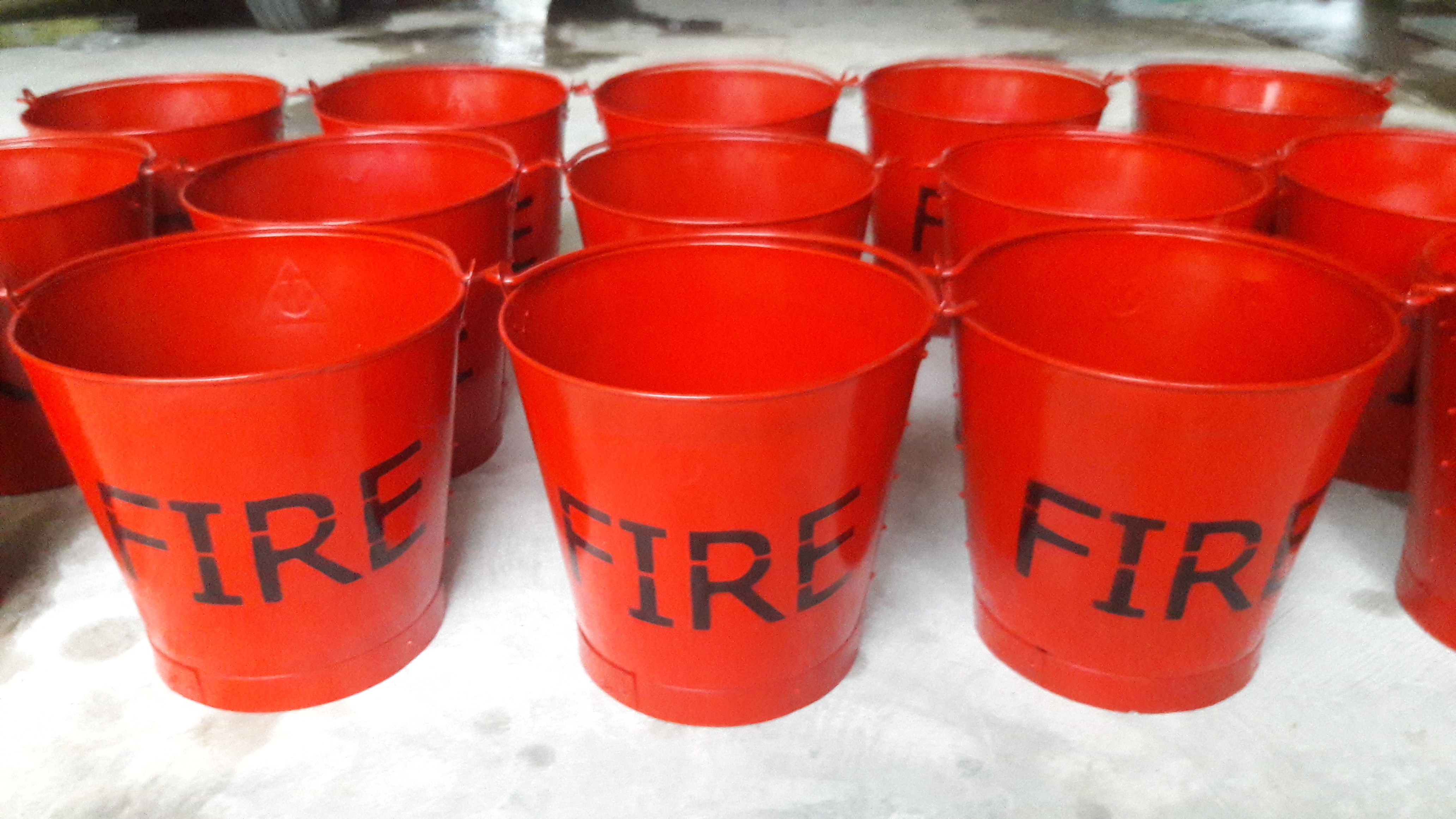 ถังตักทรายดับเพลิง (ฺBucket Fire)