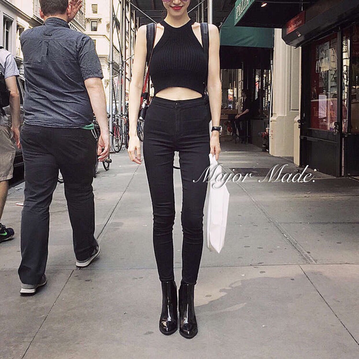 Top Shop เนื้อผ้าดีมาก ทรงเอวสูง รุ่นนี้ผ้าไม่หนาไม่บางเนื้อดีมากๆ แนะนำว่ารุ่นนี้เป็นอีกหนึ่งรุ่นที่ไม่ควรพลาดนะคะ