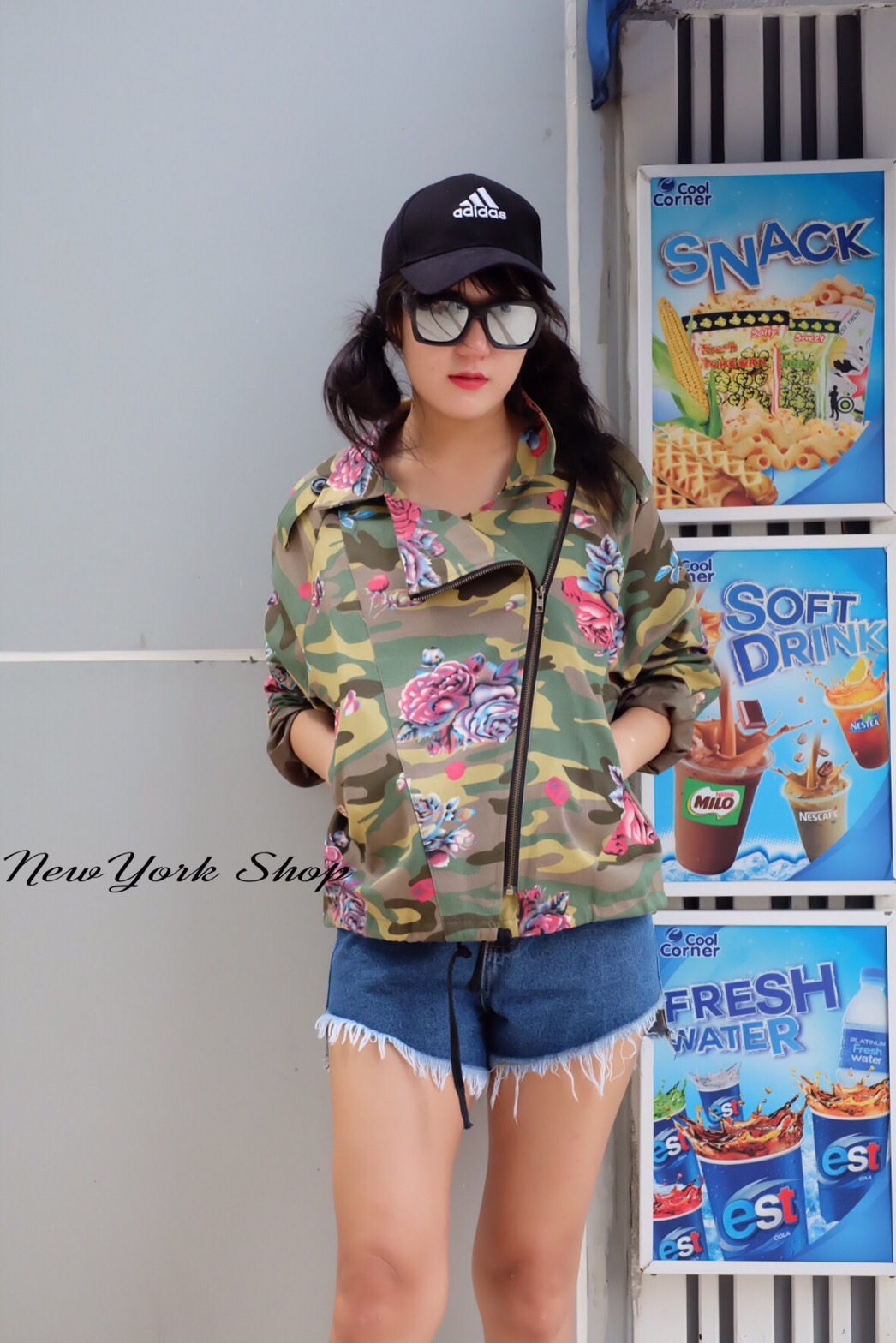 เสื้อแจ็กเก็ตลายพรางสีเขียวแบบทหารพิมพ์ดอกกุหลาบ ผ้าสวยงานสวยค่ะ งานสไตล์ zara ห้ามพลาดกันเลยนะค่ะ