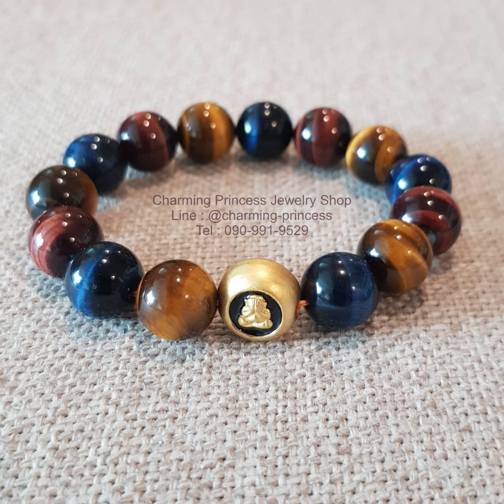 หัวนะโม หรือ หัวนอโม รุ่นบารมีศรีวิชัย วัดพระมหาธาตุวรมหาวิหาร จ.นครศรีธรรมราช ร้อยพร้อม Tiger Eye 3 Colors หินสามทหารเสือ 12 มม แก้ปีชง พลิกฟื้นดวงชะตา แคล้วคลาดปลอดภัย หินแก้ปีชง