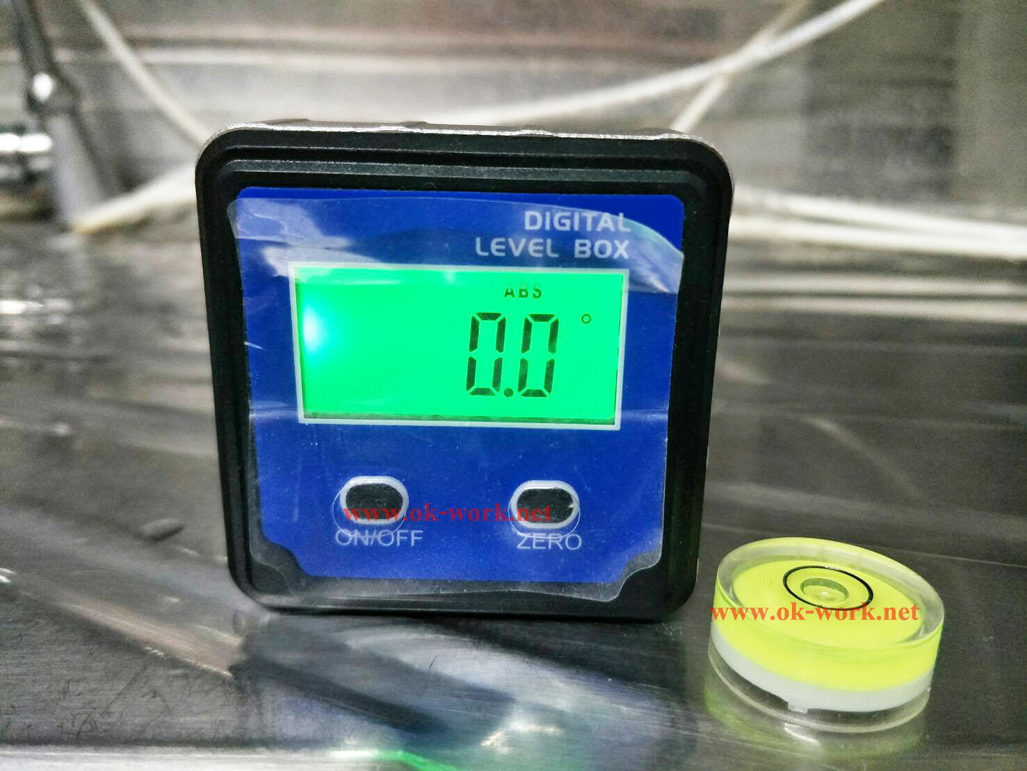 R11 กล่องวัดองศาแบบ ดิจิตอล มีแม่เหล้กในตัว ขนาด 60x60 mm