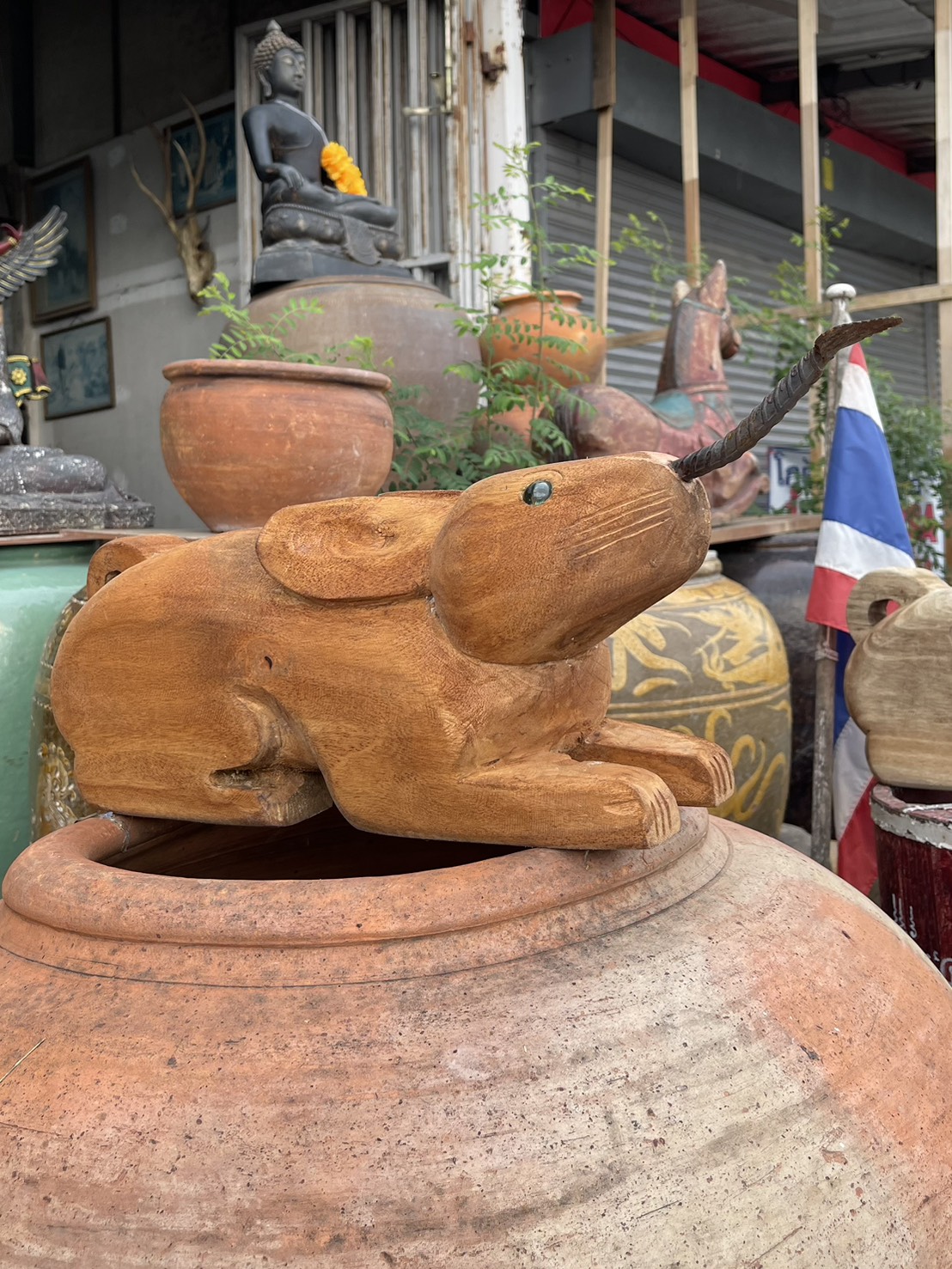 กระต่ายขูดมะพร้าว กระต่ายไม้แกะ แบบนั่งขูด