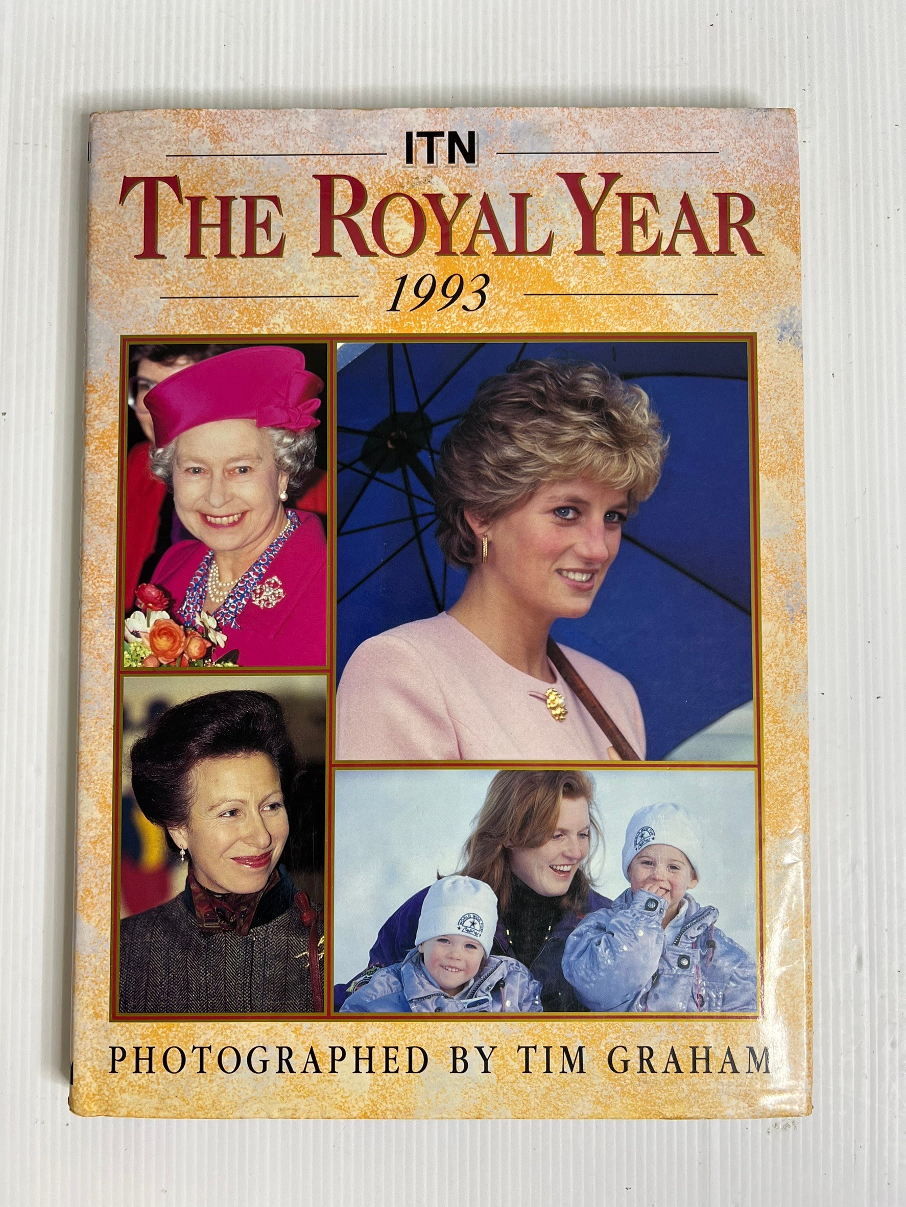 THE ROYAL YEAR 1993 Tim Graham January 1, 1994 90-99% Hardcover
